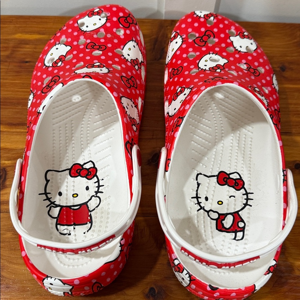 Crocs Hello Kitty Red & White Clogs - Picture 4 of 6